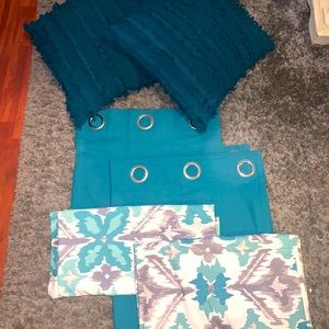 Teal Curtain & Pillow Set